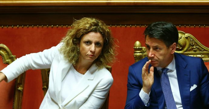Ex Ilva, faccia a faccia tra Conte e parlamentari M5s di Taranto sullo scudo penale. Di Maio: “Se provochi disastro ambientale, devi pagare”