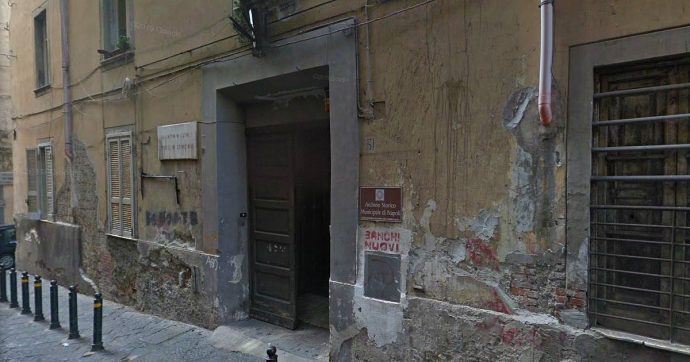 Napoli, chiuso di nuovo l’Archivio storico municipale per “problemi strutturali”. Lavori previsti nel 2018 partiranno (forse) nel 2020