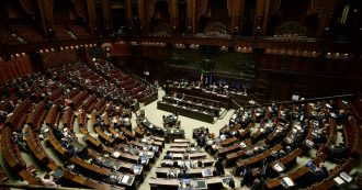 Referendum contro il taglio dei parlamentari, si ritirano 4 senatori di Forza Italia: slitta il deposito delle firme in Cassazione