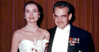 Copertina di Grace Kelly, oggi “il cigno di Monaco” avrebbe compiuto 90 anni: il suo matrimonio con il principe Ranieri anticipò tutti i royal wedding in diretta tv