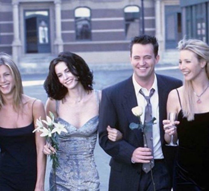 Friends, la ‘profezia’ di Phoebe: ecco cosa dice alla figlia di Ross e Rachel sul 2020
