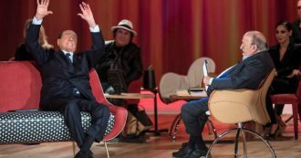 Copertina di Maurizio Costanzo incalza Silvio Berlusconi a cantare con Al Bano ma l’ex Cav. lo gela: “Gli altri sanno fare solo questo”