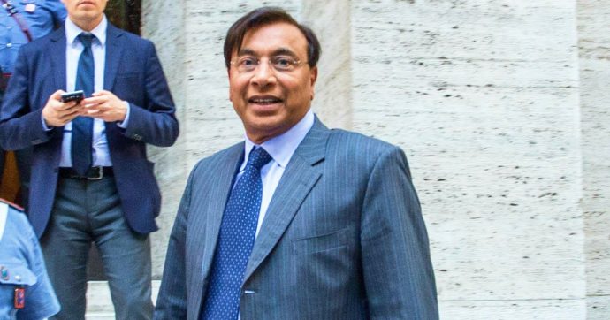ArcelorMittal, i franco-indiani in fuga da Taranto pronti a un investimento da 6,8 miliardi in India per l’acquisto di Essar Steel