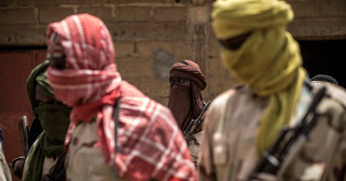 Terrorismo, c’è l’oro dietro gli attacchi nel Sahel: “Ultima frontiera dei finanziamenti per i gruppi jihadisti”