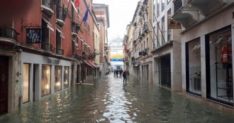 Copertina di Venezia, Elisabetta Spitz sarà commissario del Mose. Il governo dichiara lo stato d’emergenza. Conte: “Stanziati i primi 20 milioni”