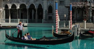 Copertina di Salviamo Venezia, altrimenti ci toccherà andare a Las Vegas per visitarla