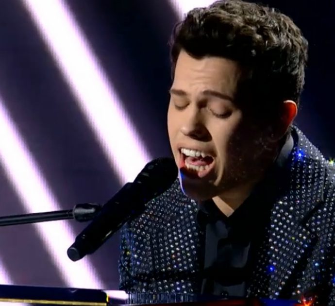 X Factor, Davide Rossi incanta coi Queen: ecco l’esibizione da applausi di “Don’t stop me now”