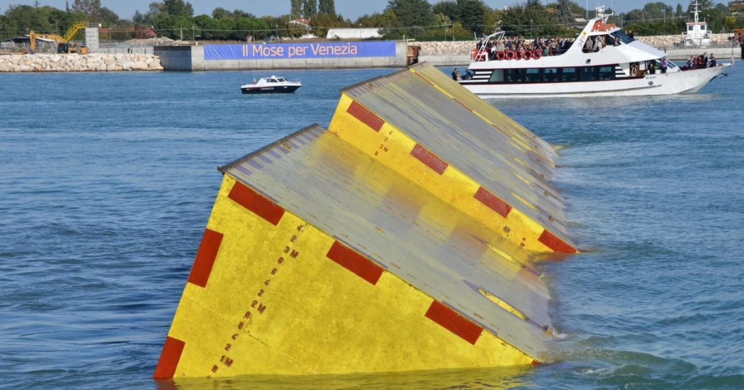 Lo scontro tra commissari mentre Venezia affondava Lo scontro tra commissari mentre Venezia affondava