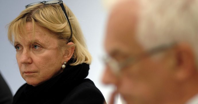 La supercommissaria (ex moglie di Follini) che naviga nel potere