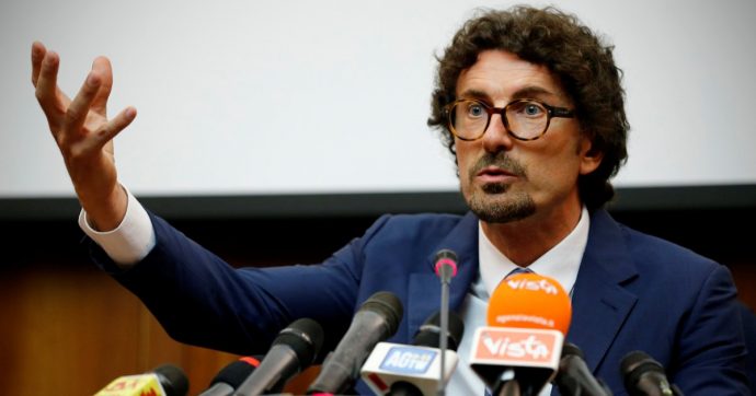 Niente norma anti-Benetton, ora bisogna “salvare” Alitalia