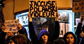 Copertina di La Francia “processa” Polanski, J’accuse diventa J’abuse: proteste contro il film (che per il #MeToo ha già perso il Leone d’oro)