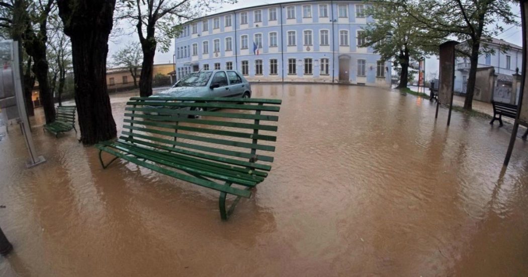 Maltempo, esonda l’Idice nel Bolognese: strade evacuate. In provincia di Alessandria pioggia, neve e scuole chiuse
