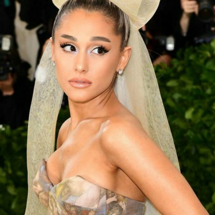 “La sua ansia aumenta. La stiamo incoraggiando a prendersi cura della sua salute fisica e mentale”: la famiglia di Ariana Grande è molto preoccupata