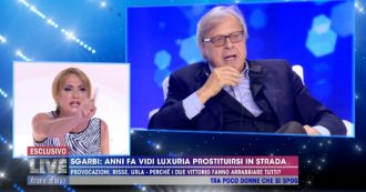 Copertina di Live non è la D’Urso, Vittorio Sgarbi sbotta contro Vladimir Luxuria: “Tu eri una prostituta! Hai il c***o! Eri o no un uomo?”