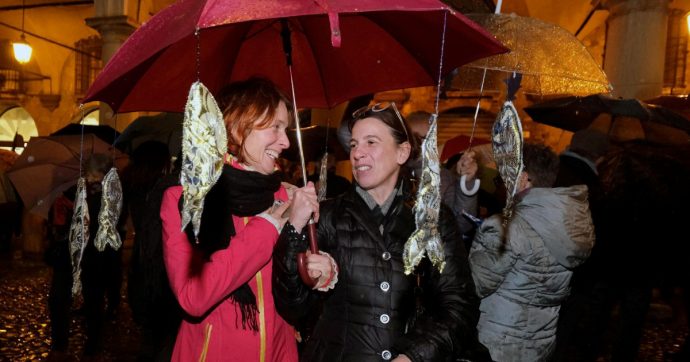 Piovono sardine in tutta Italia: 40 piazze vs. Salvini