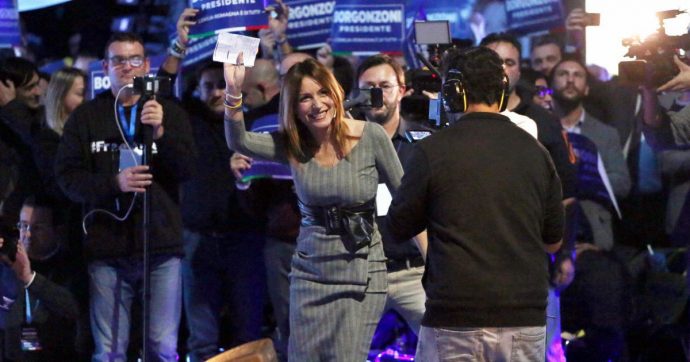 Il leghismo freudiano di Lucia, pecora nera nella famiglia “rossa”