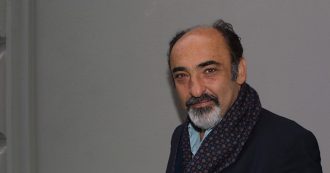 Copertina di Alessandro Haber inarrestabile: “Dovrei fare un libro di 500 pagine solo di scop*te. Tutti pensavano fossi un cocainomane ma ero solo esuberante…”