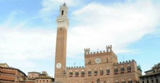 Copertina di Siena, precipita dalla Torre del Mangia: morta donna di 35 anni. Si ipotizza suicidio
