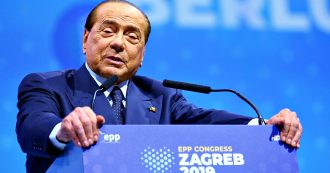 Copertina di Silvio Berlusconi, caduta durante i selfie al congresso del Ppe a Zagabria: ricoverato in clinica a Milano. “Solo una contusione”