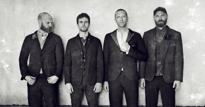 Coldplay in “Everyday Life” tra sogni e denuncia per i diritti umani negati, poi annunciano “mai più tour finché non saranno eco-sostenibili”, ma il motivo è un altro. Ecco quale