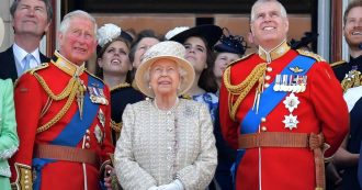 Copertina di La regina Elisabetta e Carlo hanno vietato al principe Andrea di partire per il Bahrein: “Ma proprio non capisci?”