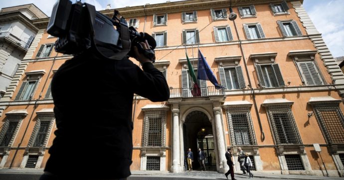 Elisabetta Casellati, ascensore con chiave e doppio ingresso solo per lei a Palazzo Giustiniani