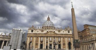 Vaticano, arrestato un broker per l’affare del palazzo a Londra. Contestati estorsione, peculato, truffa aggravata e autoriciclaggio