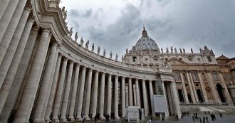 Copertina di Vaticano, un caso Covid nella residenza di Papa Francesco: “Asintomatico, in isolamento”