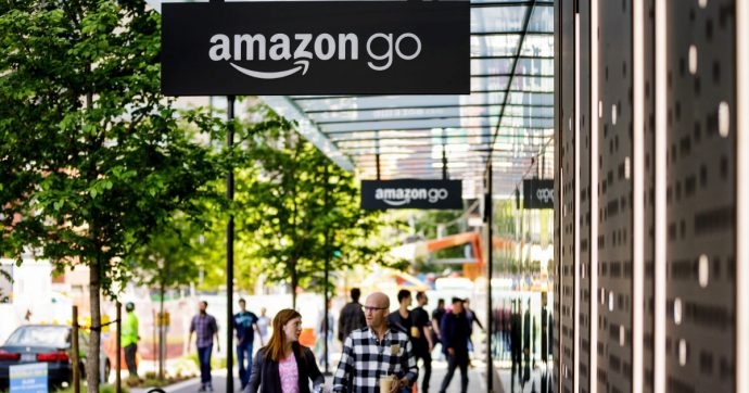 Tutti pazzi per i saldi. Come siamo cambiati noi e l’e-commerce