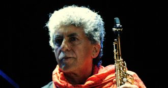 Copertina di Luigi Cinque è uno degli artisti italiani più interessanti. E a 66 anni è ancora un vulcano