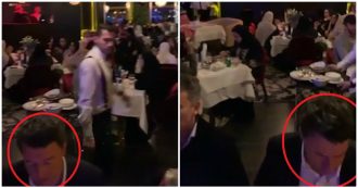 Copertina di Renzi a cena con Briatore in Arabia Saudita: il video dal ristorante del Billionaire di Riyad