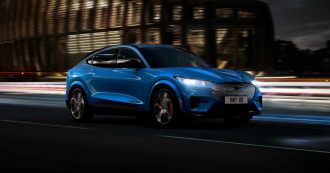 Copertina di Si chiama Mustang, ma è un Suv coupé dal tetto sfuggente