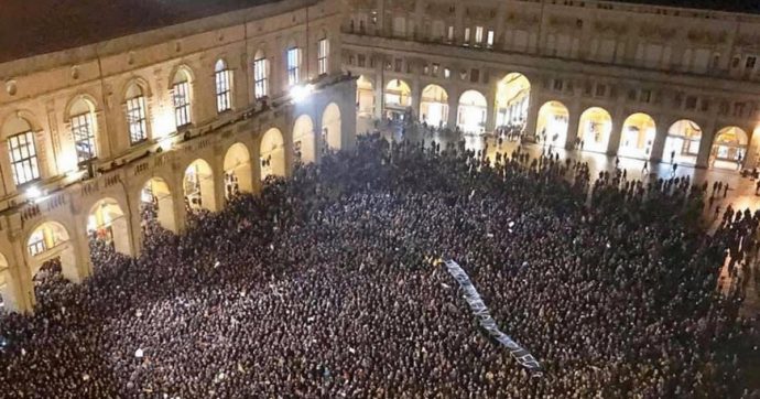 Conte, Grillo, le Sardine e l’Armageddon della malinformazione