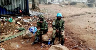 Copertina di Ebola, attacchi contro gli operatori sanitari e massacri tra i civili in Congo: la popolazione è in rivolta e vuole cacciare la missione Onu