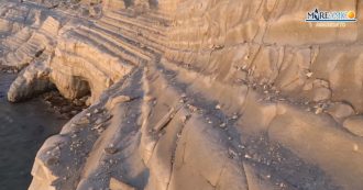 Copertina di Scala dei Turchi, Mareamico: “Si sbriciola, è un luogo estremamente pericoloso. Il Comune deve contingentare le presenze dei turisti”