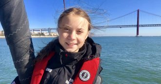 Copertina di Greta Thunberg è arrivata a Lisbona accolta da 300 giovani: “Stanno sottovalutando la forza dei ragazzi arrabbiati”