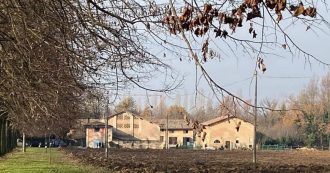 Copertina di Bologna, custode uccide presunto ladro 20enne davanti a una villa: ha sparato 5 colpi da due finestre diverse