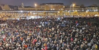 Copertina di Ravenna, la Romagna leghista si ritrova in un mare di Sardine