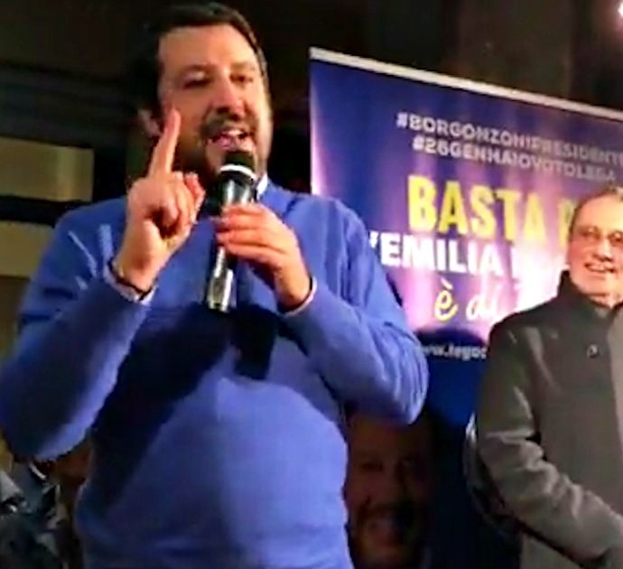 Salvini, ora la Nutella non va più bene: “Ho scoperto che viene fatta con le nocciole turche, non la mangio più”