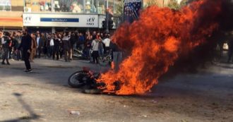 Copertina di Iran, Onu: “Durante le proteste 208 morti e 7mila arresti”. E l’Europa prende le distanze da Teheran sul nucleare