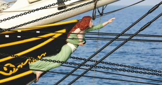 Copertina di Le sirene che scrutano il mare (e il cuore)