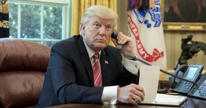 Copertina di Trump, una telefonata ti accorcia la vita (politica)