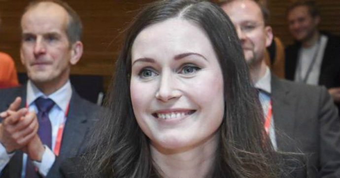 Finlandia, scelta la nuova premier Sanna Marin: 34 anni e figlia di due mamme, è la più giovane del mondo