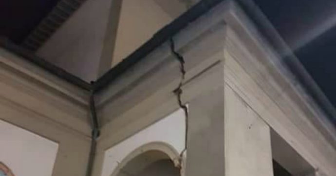 Firenze, terremoto magnitudo 4.5 nel Mugello: 90 scosse registrate. 236 persone evacuate, inagibile il municipio di Barberino