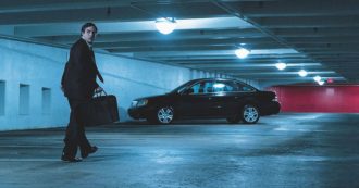 Copertina di “Dark Waters”: lotta civile contro l’azienda chimica