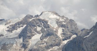 Copertina di Clima, entro 30 anni il ghiacciaio della Marmolada potrebbe scomparire. Gli esperti del Cnr: “Il destino della montagna è segnato”