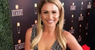 Copertina di Scopre che il fidanzato la tradisce grazie al FitBit: “Alle 4 di notte la sua attività fisica segnava il picco” (ma l’uomo non era con lei)