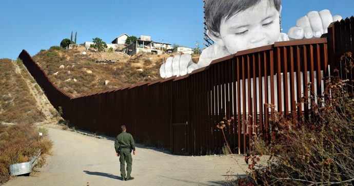 Usa, Trump voleva usare 3,6 miliardi di dollari del Pentagono per finanziare la costruzione del muro al confine con il Messico: no del giudice