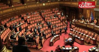 Open, Renzi parla al Senato: è per metà vuoto. Freddezza da parte del Pd