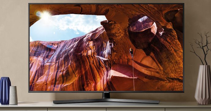 Samsung RU7450, smart TV 4K da 43 pollici con sconto del 40% su Amazon